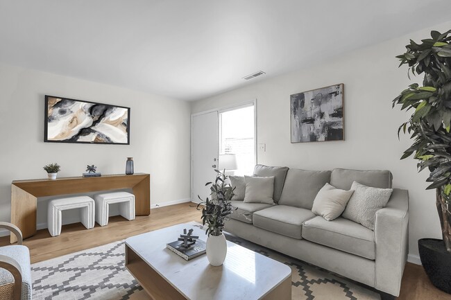 Foto del edificio - 1289 RENTAL CONDO COMMUNITY