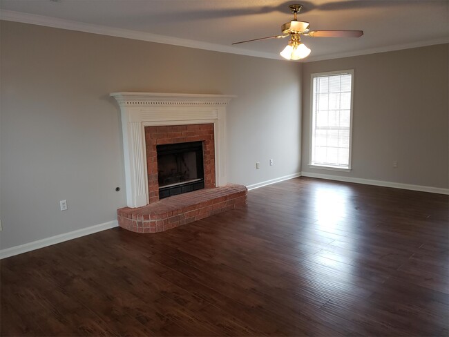 Building Photo - 8143 Cross Creek Ct