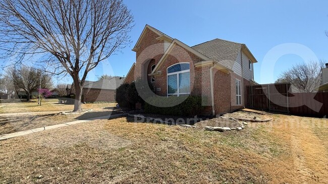 Foto del edificio - 4104 Creekstone Dr