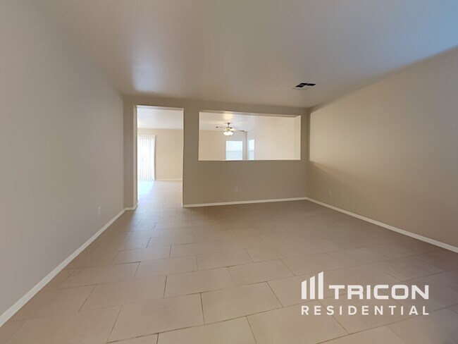 Foto del edificio - 22244 W Sonora St