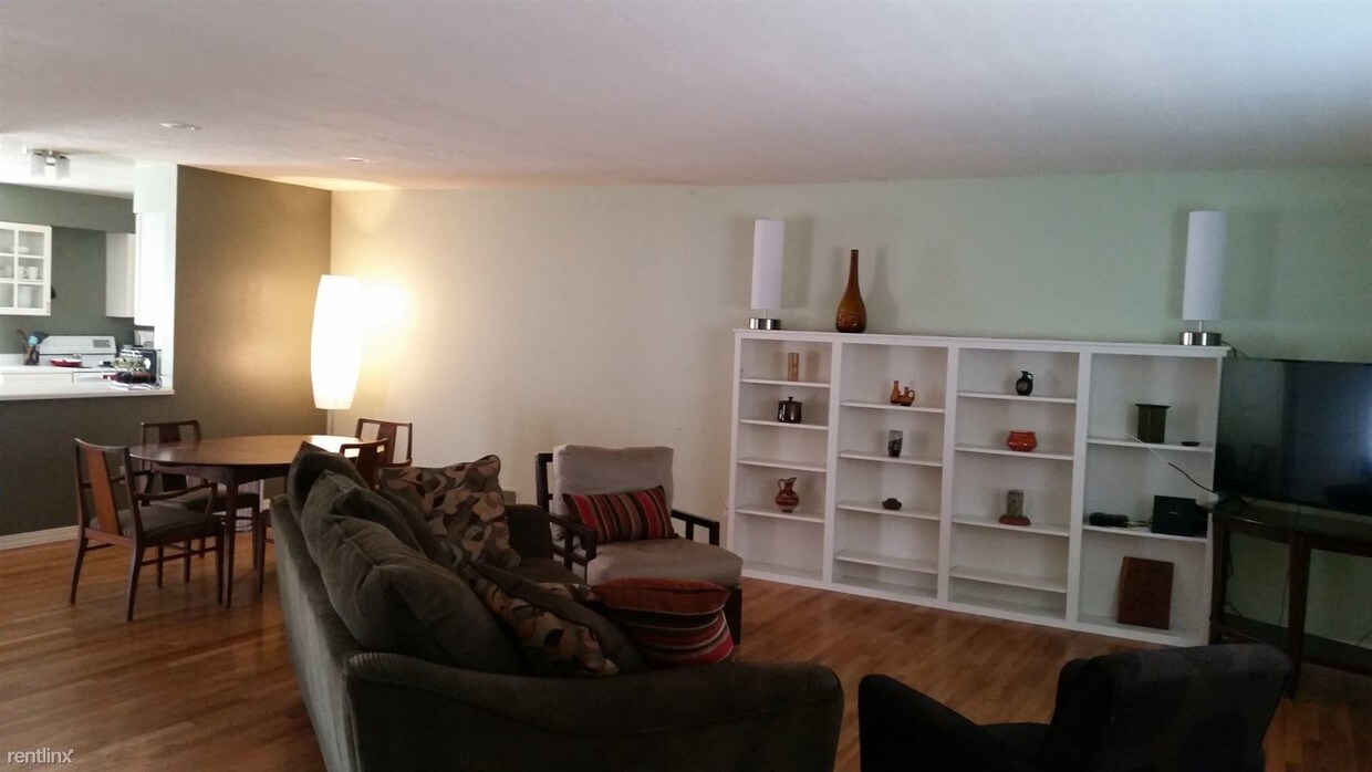 Primary Photo - 516 E Sussex Ave