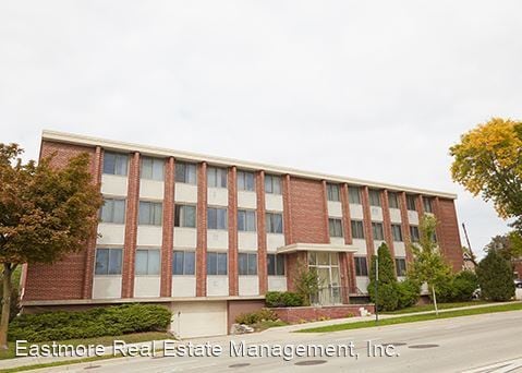 Primary Photo - 1320 E Capitol Dr