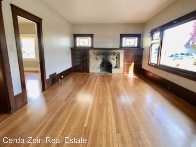 Building Photo - 3 br, 1 bath House - 1179 Regent St