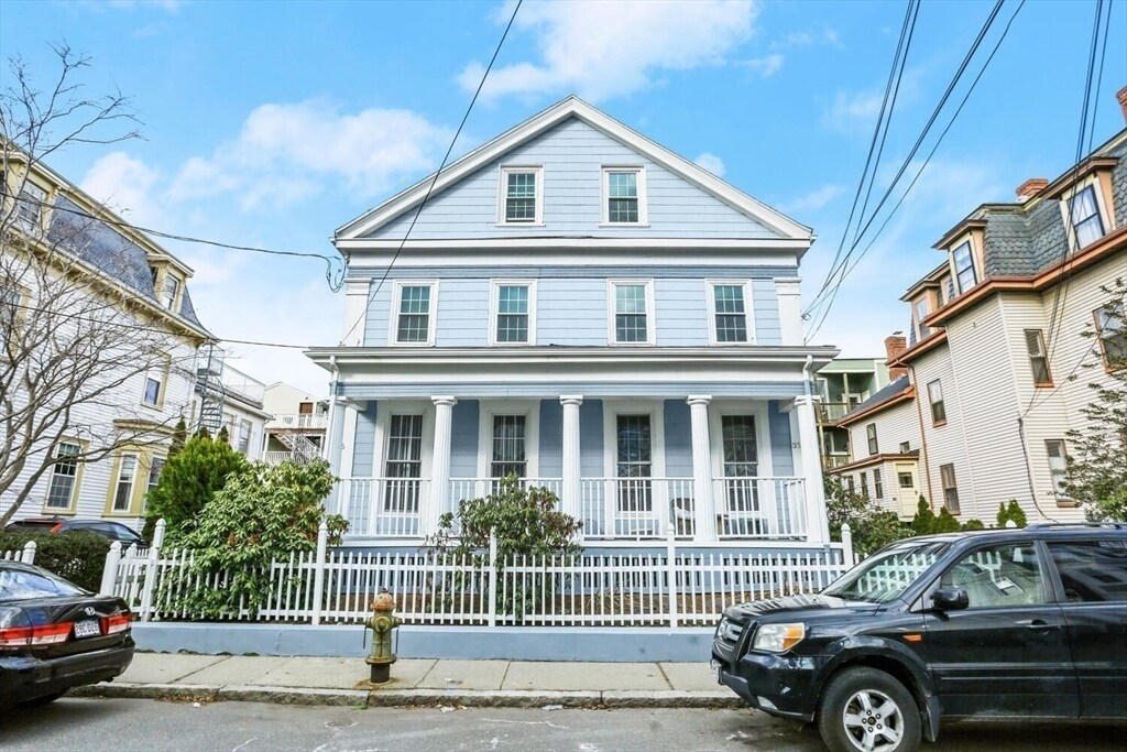 Foto del edificio - 373 Washington St