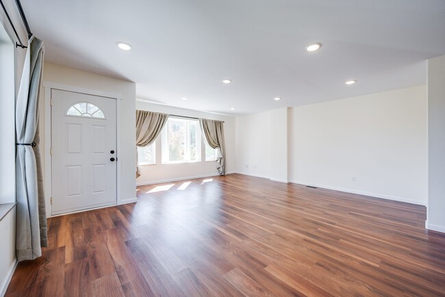 Building Photo - Townhouse Retreat on Military Hill – Moder...