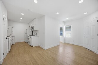 Building Photo - 1040 W 165th Pl
