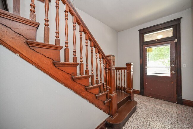 Foto del edificio - 2422 W Clifton Ave