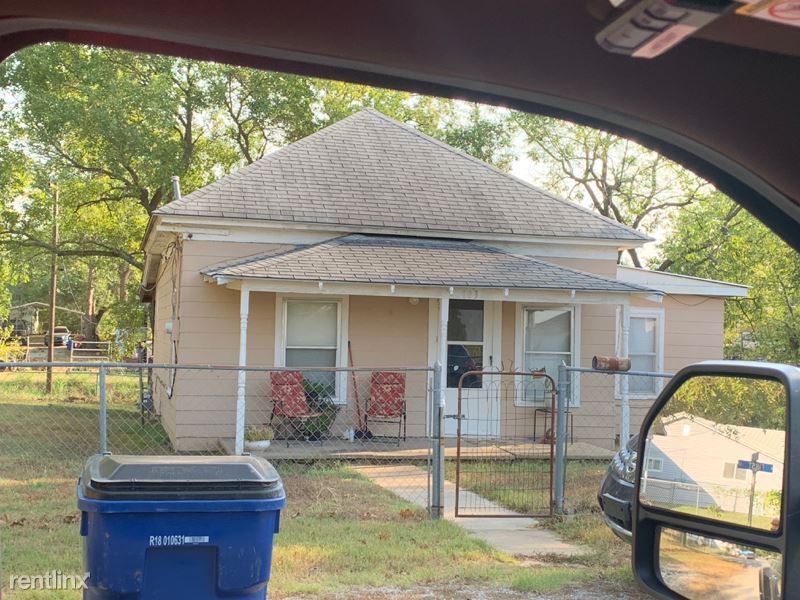 Primary Photo - 3 br, 1 bath House - 2021 Remco 103 w birch