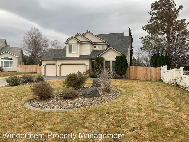 Building Photo - 3 br, 2.5 bath House - 1626 Saratoga Ct.