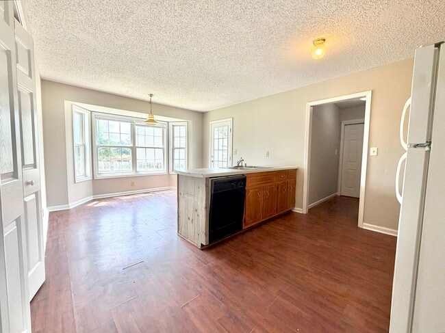Building Photo - 401 Old Glory Ln