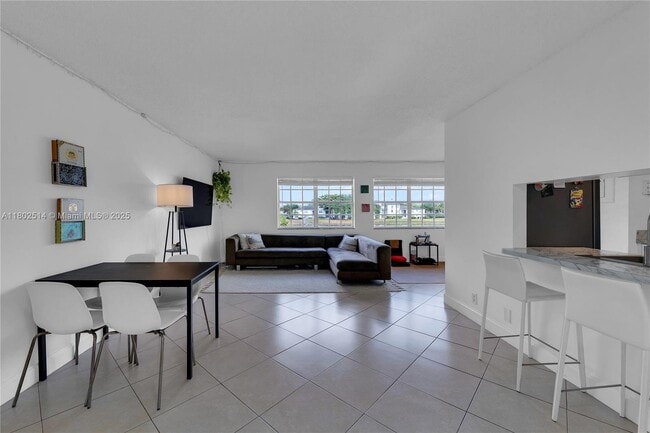 Building Photo - 333 SW 86th Ave
