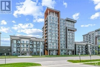 Building Photo - 470 Dundas St E