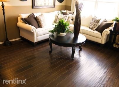 Foto principal - 53 E Riverview Ave