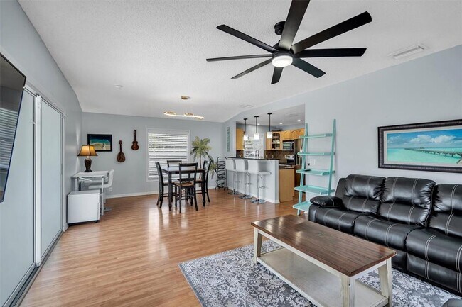 Foto del edificio - 7316 S Kissimmee St