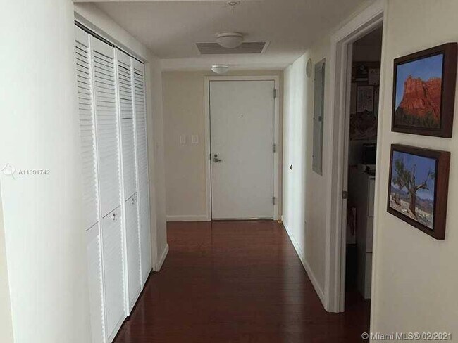Foto del edificio - 1800 N Bayshore Dr
