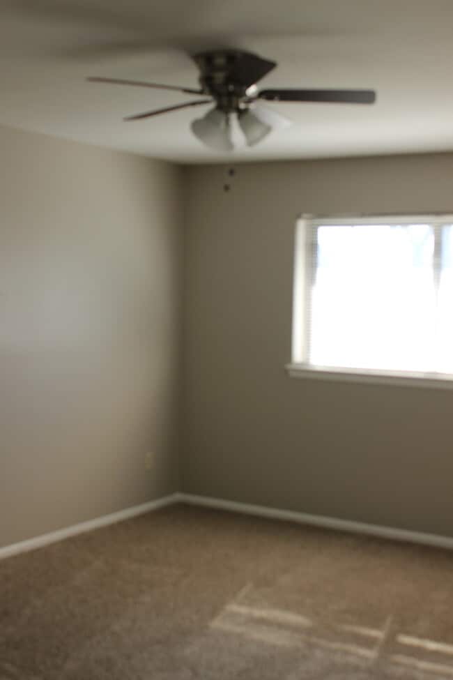 Foto del edificio - Ready to Move in... Do not miss this house...
