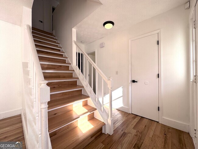 Foto del edificio - 515 Lake Joyce Ln