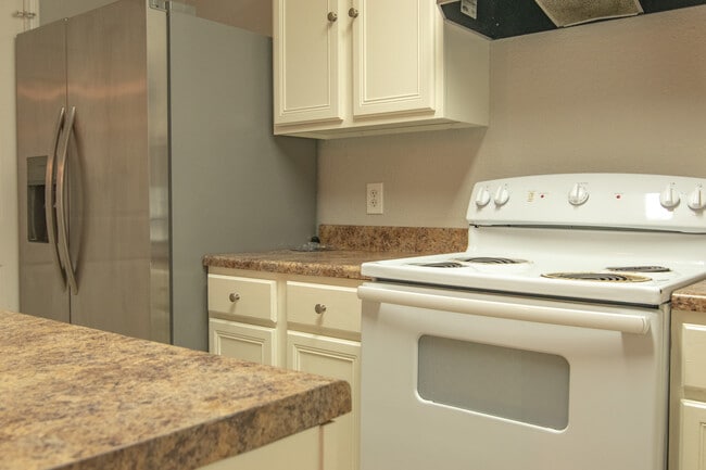 Foto del edificio - 155 Pine Burr St