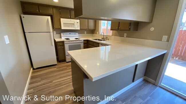 Building Photo - 156 3rd Ave