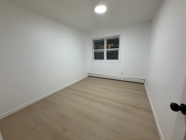 Foto del edificio - 348 Bleecker St