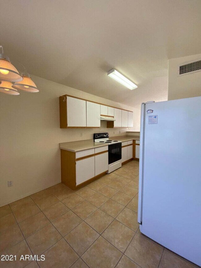 Foto del edificio - 1461 E La Costa Dr