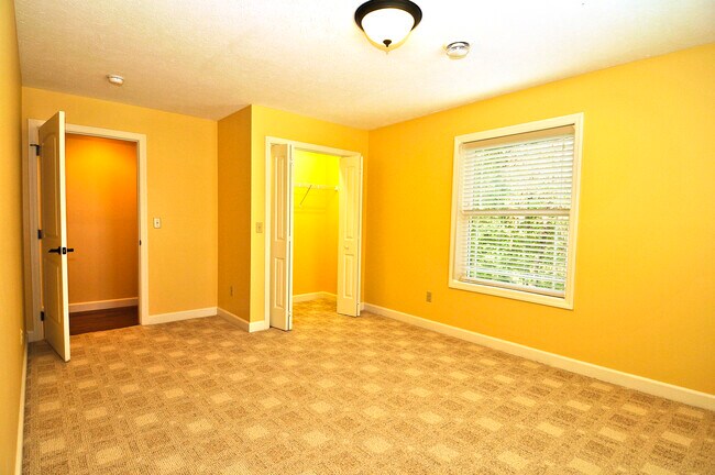 Fotografía del edificio - 501 Crawford Ave