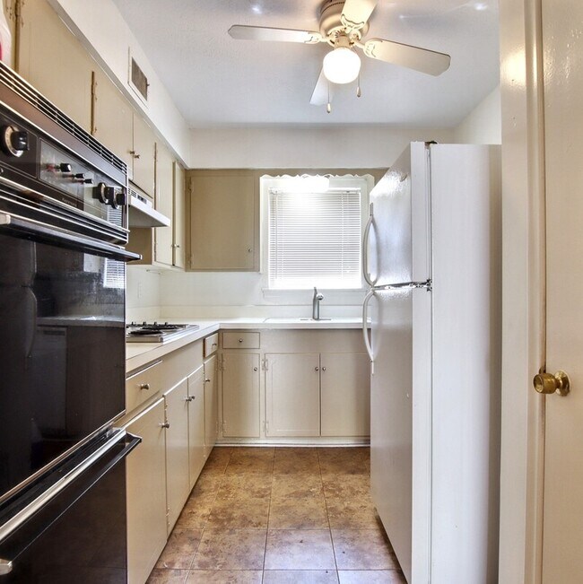 Foto del edificio - 3903 Hawthorne Ave