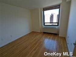 Building Photo - 116-24 Grosvenor Ln