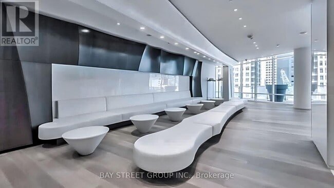 Photo du bâtiment - 1-1601 Bloor St E