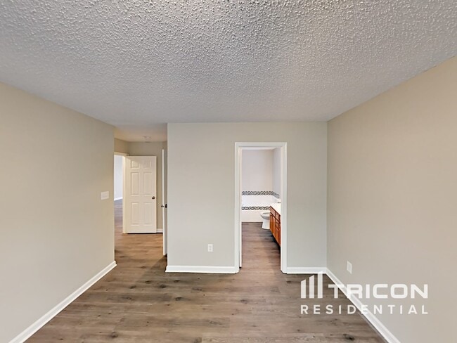 Foto del edificio - 10879 Muddy River Rd