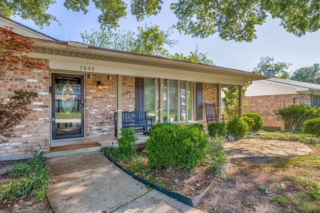 Photo - 7842 El Pensador Dr House