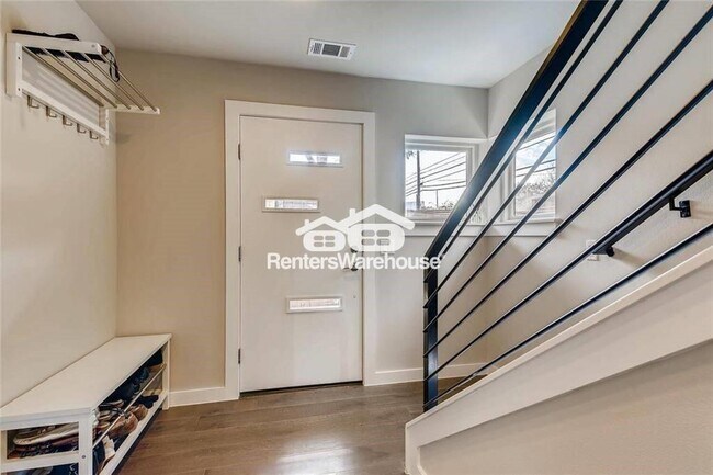 Foto del edificio - 2301 Bluebonnet Ln