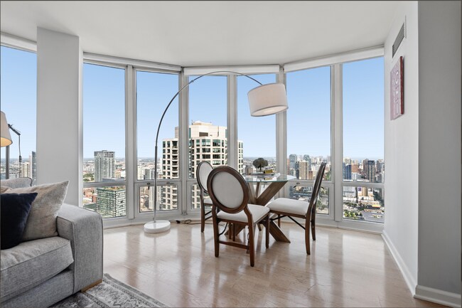 Foto del edificio - 345 N La Salle Dr