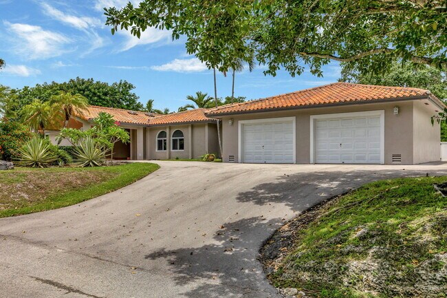 Foto del edificio - 9980 SW 83rd Ave