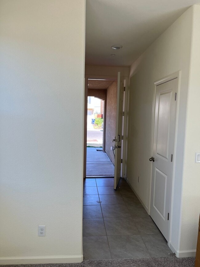 Building Photo - Price DROP