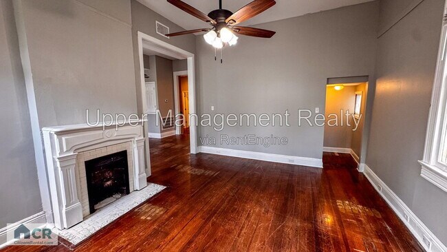 Foto del edificio - 7414 Burthe St