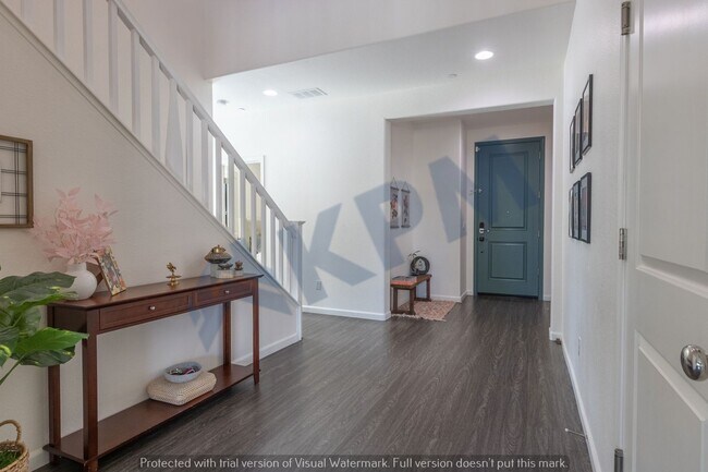 Building Photo - Gorgeous 5 Bedroom Home in RIver Islands