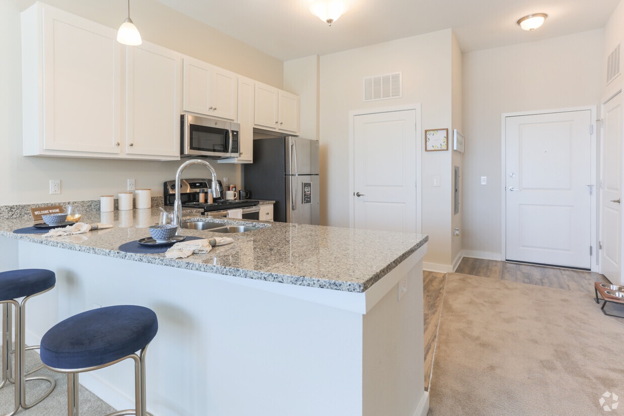 3800 Acqua at Bridgeport Apartments 12001500 Bridgeport Way Suffolk