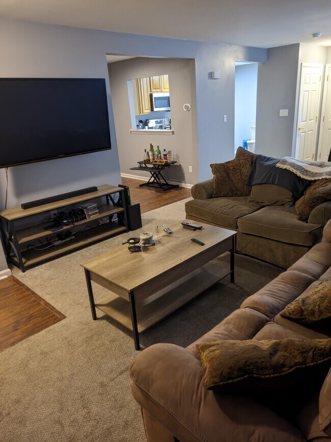 Foto del edificio - 243 Brookfield Dr