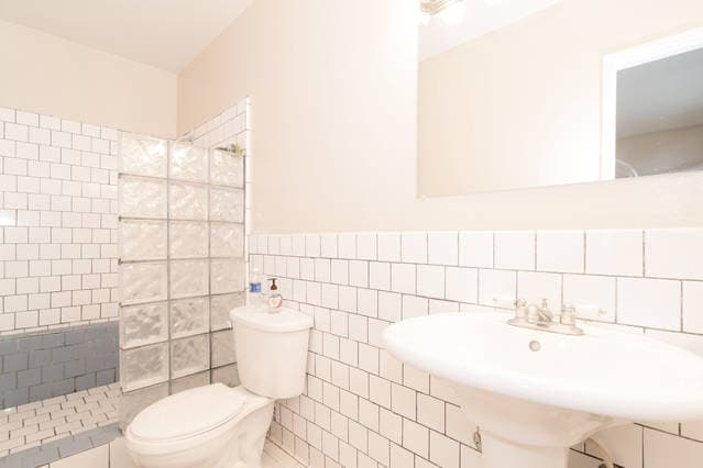 Building Photo - 640 Elm Ave