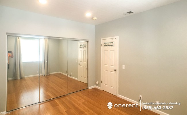 Building Photo - 1 br, 1 bath Condo - 465 Navaro Way #223 -