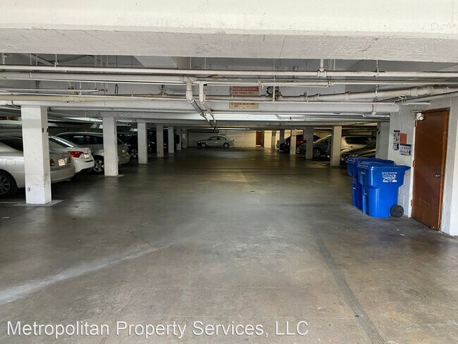 Building Photo - 1831 N Gramercy Pl