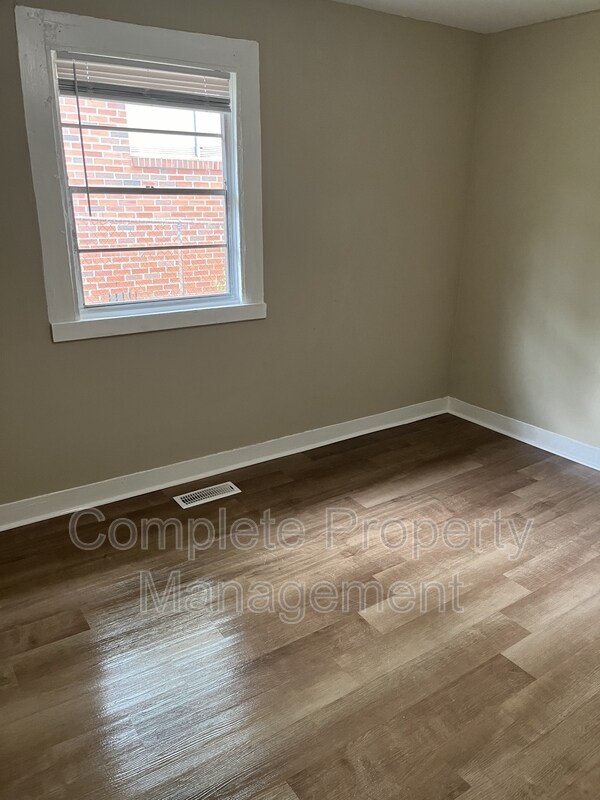 Foto del edificio - 4341 44th Ave N