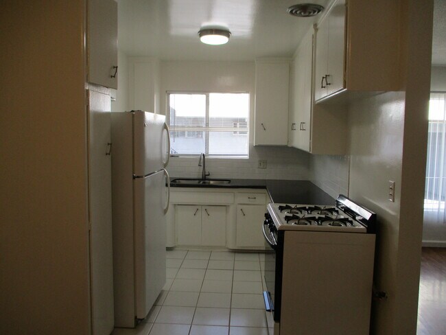 Foto del edificio - 11839 Goshen Ave