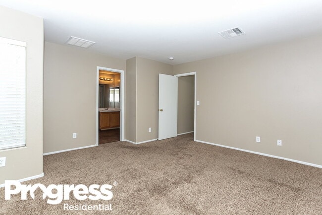Foto del edificio - 6221 Mercer Valley St
