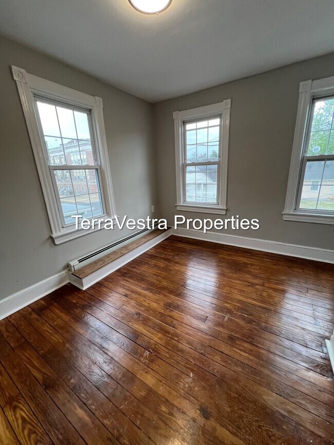 Foto del edificio - 4 Bed in Millville! Eligible for $500 Security Deposit.