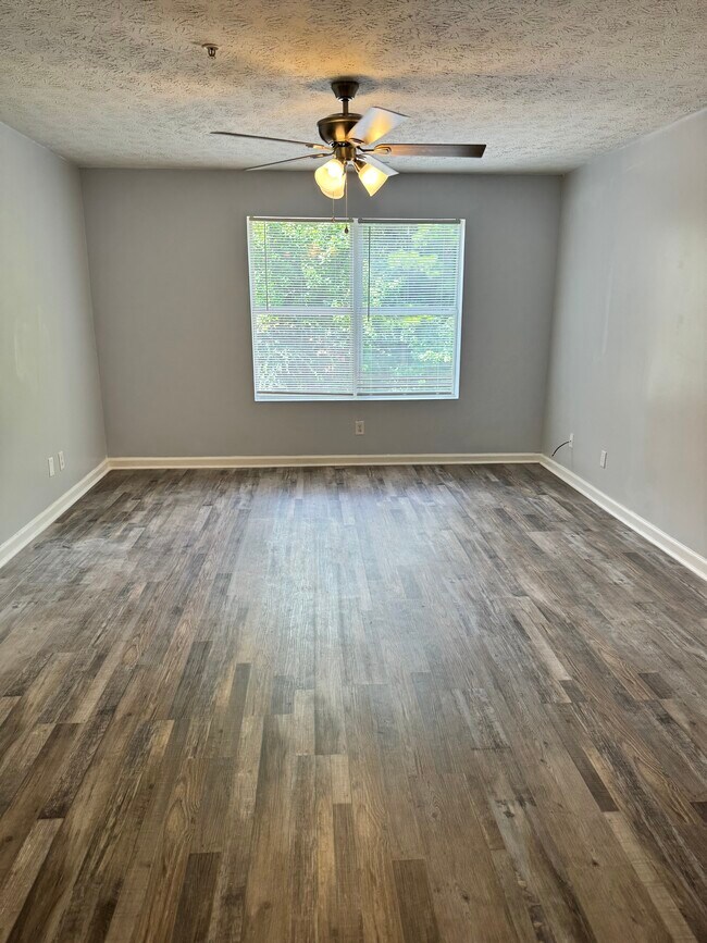 Living Room - 3223 Fairington Dr