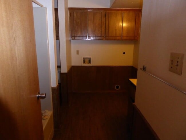 Building Photo - 4008 NW Ozmun Ave