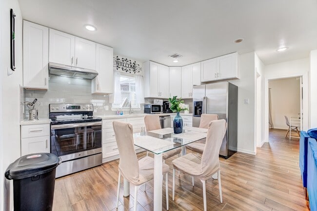 Foto del edificio - 2720 Truxillo St