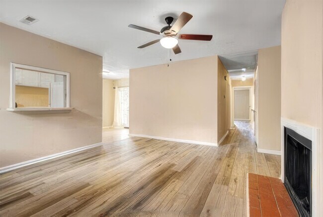 Foto del edificio - 101 Drake Ct